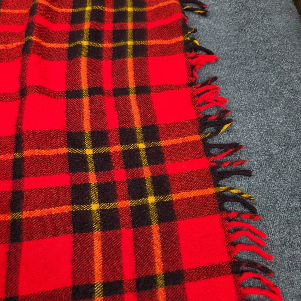 VTG FARIBO 100% WOOL THROW BLANKET 50 x 38 Faribault Woolen Mills‎ USA Red Plaid